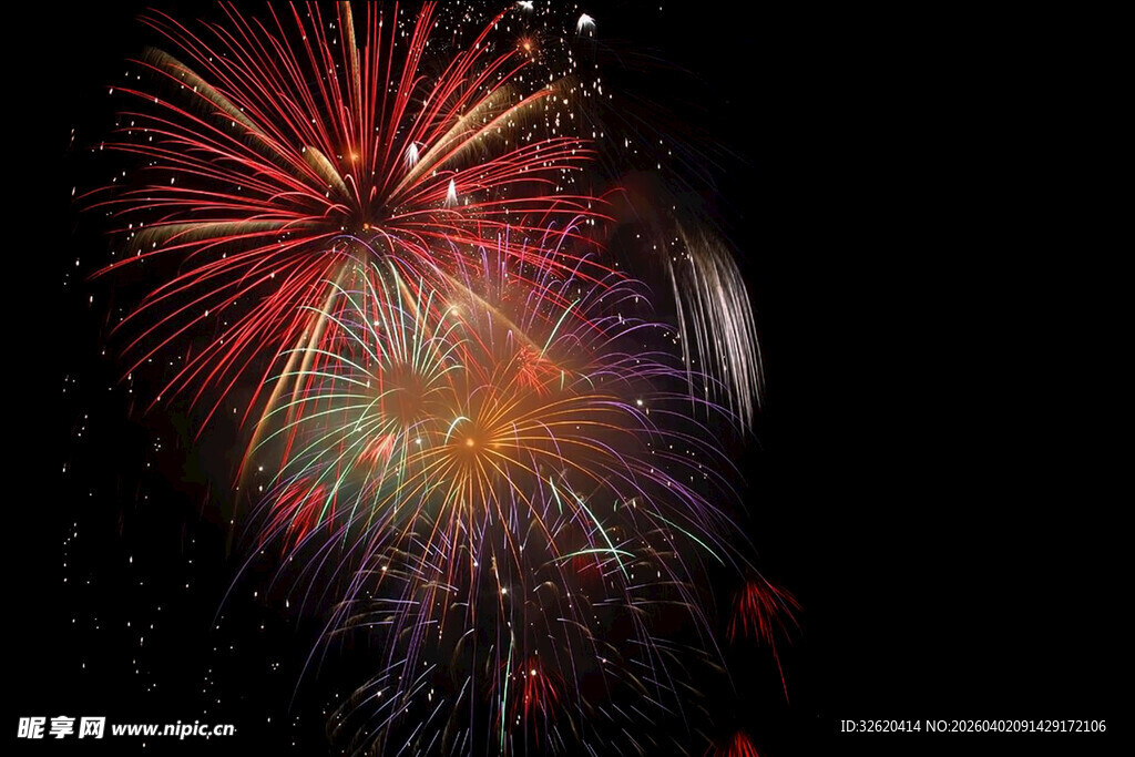 绚丽烟花绽放夜空