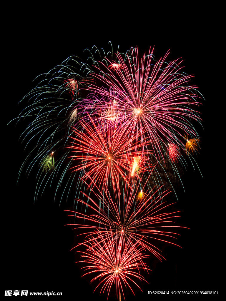 绚丽烟花绽放夜空