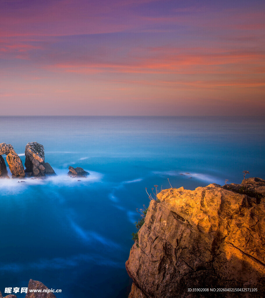 海边黄昏岩石美景
