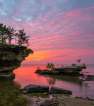悬崖边的绝美日落景观