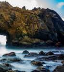 海边岩石天然拱形奇观