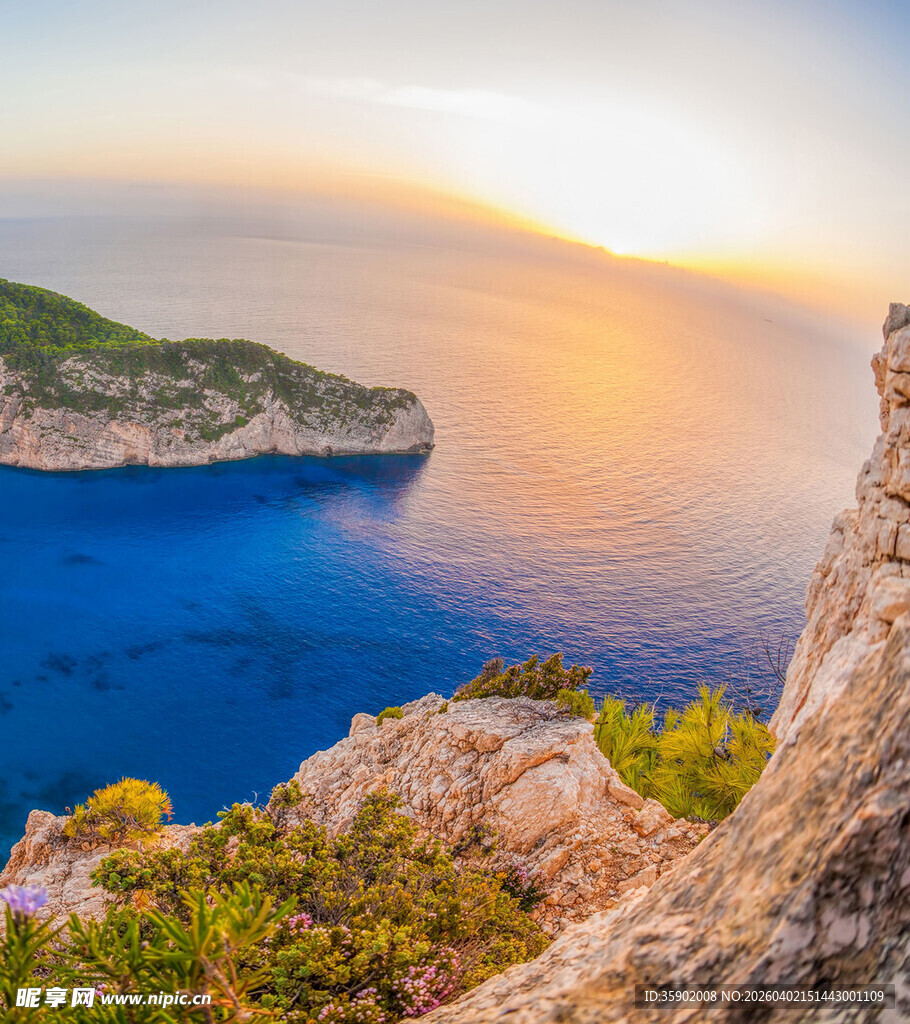 海边悬崖日落美景