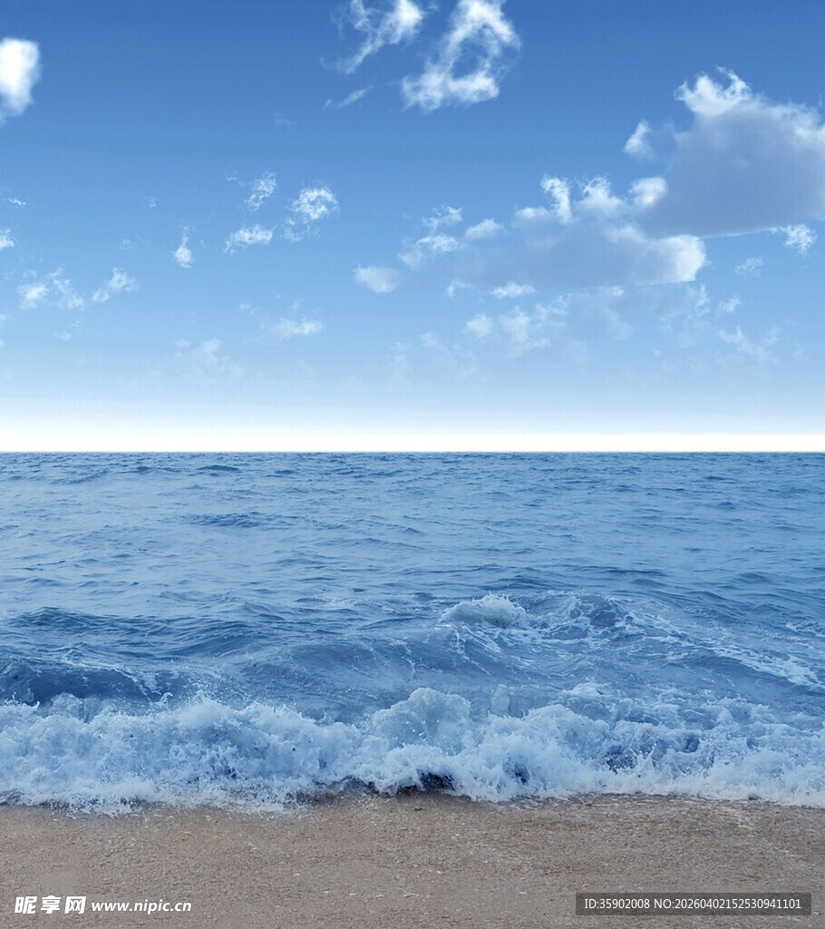 海边美景蔚蓝大海与蓝天