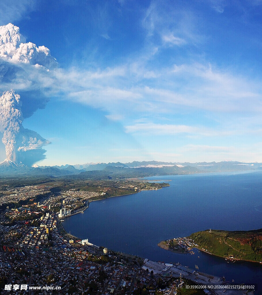 俯瞰美丽湖景与城市风光