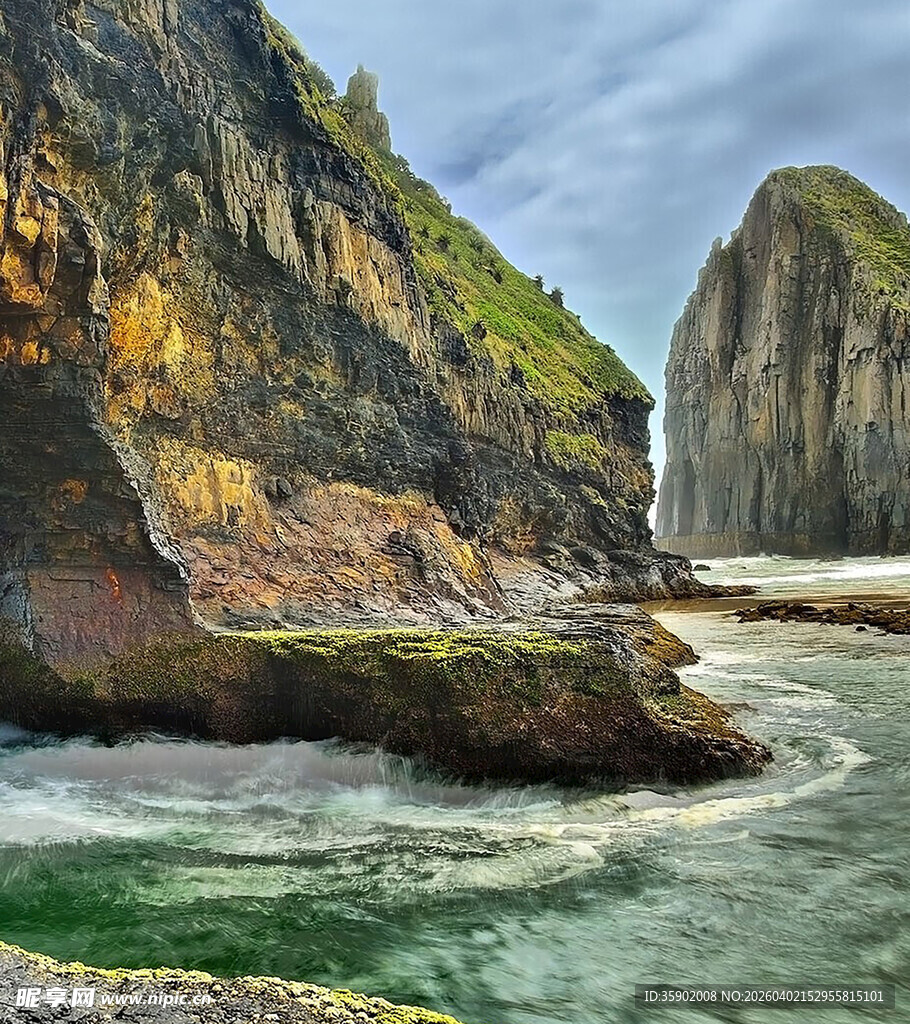 壮丽海边岩石景观
