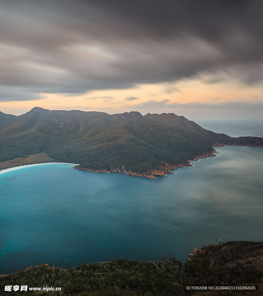 壮丽湖山景观