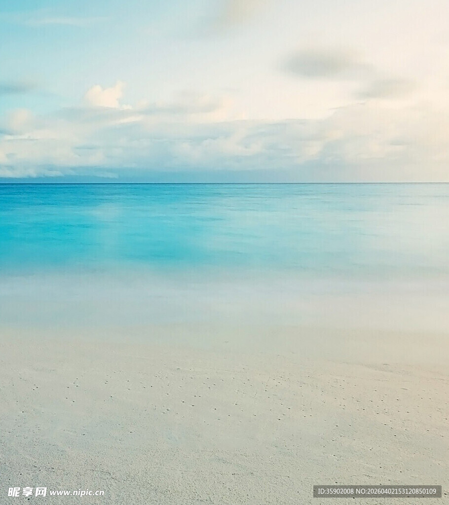 梦幻蓝色海滩美景