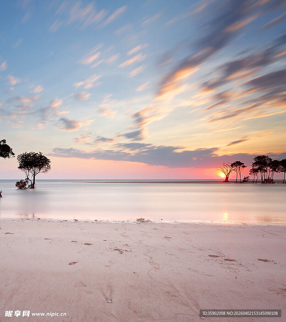 海滩日落美景