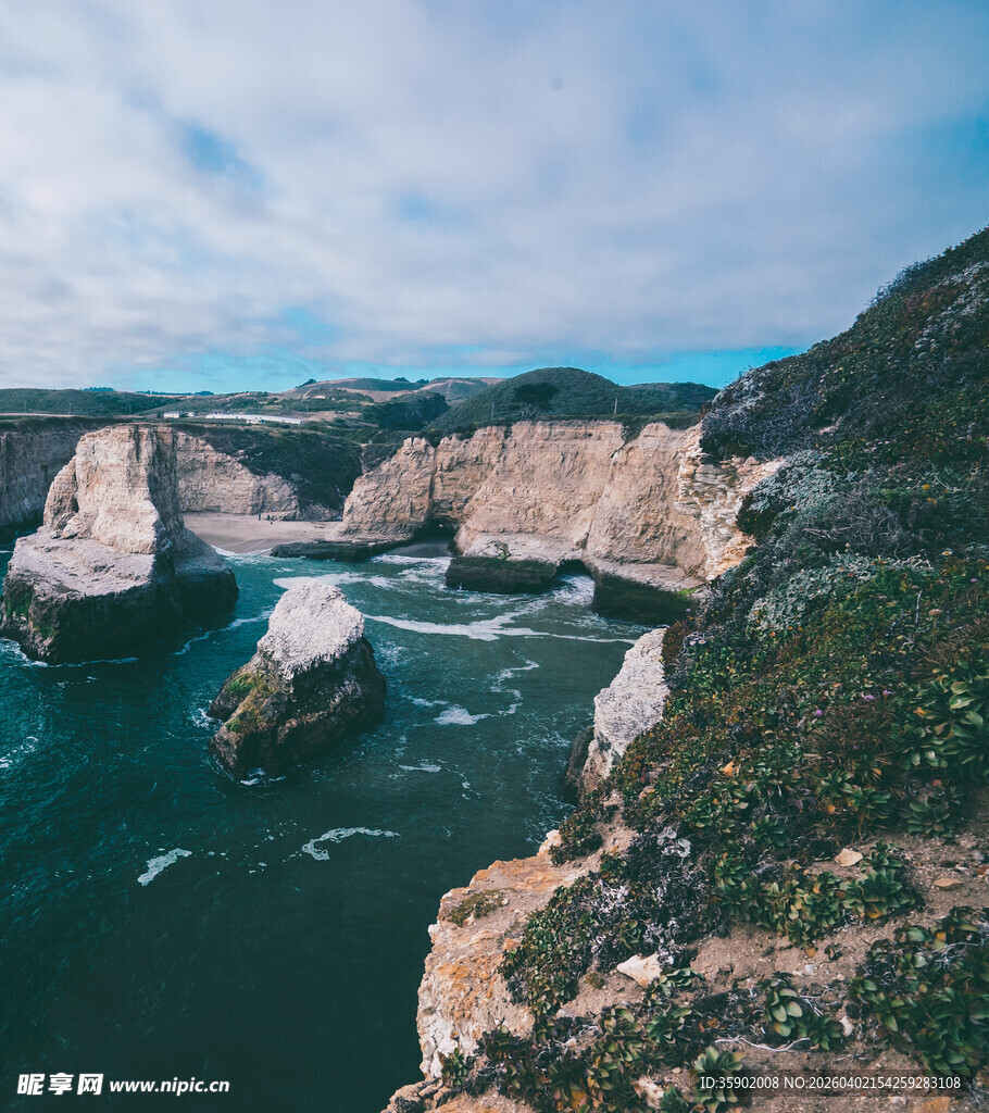 海岸壮丽岩石景观
