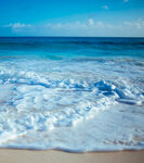 海边海浪拍打沙滩美景