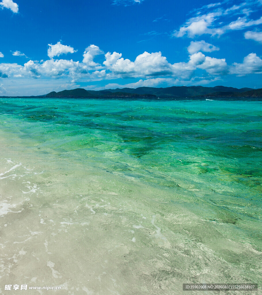 美丽清澈的海边风光