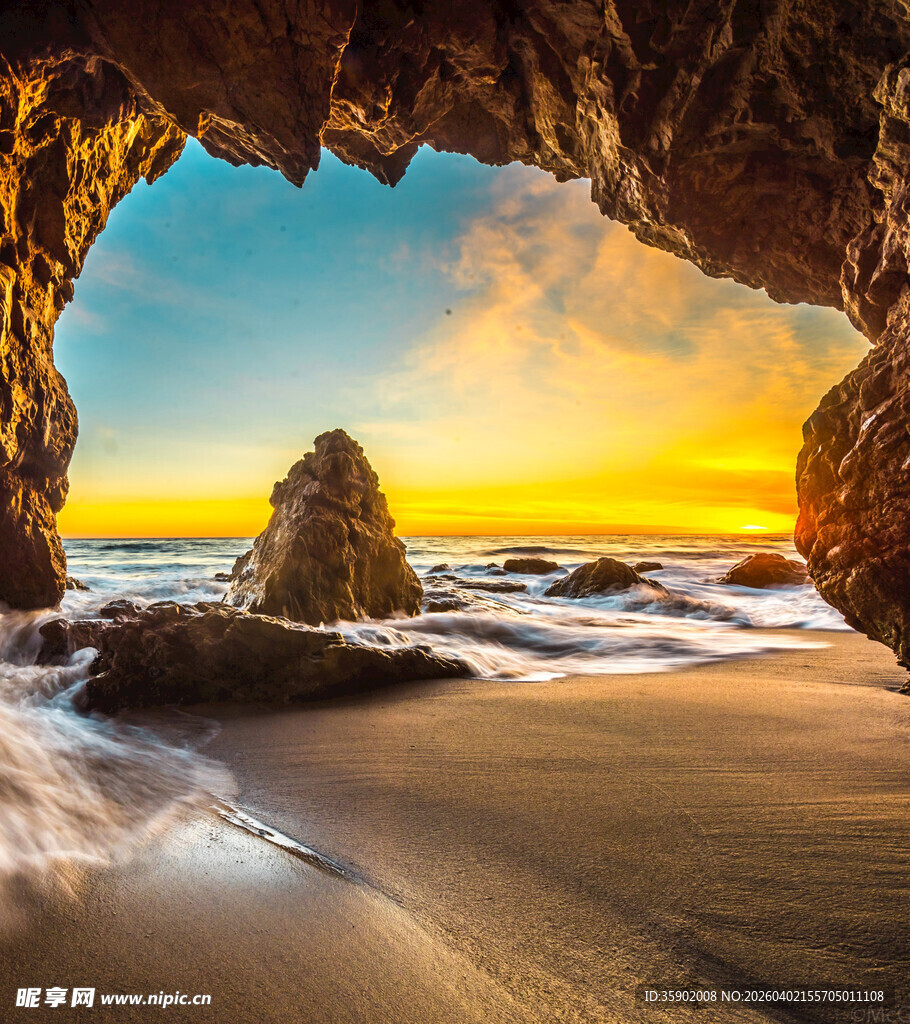 海边洞穴日落美景