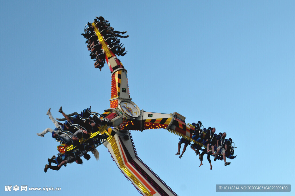 游乐场高空旋转