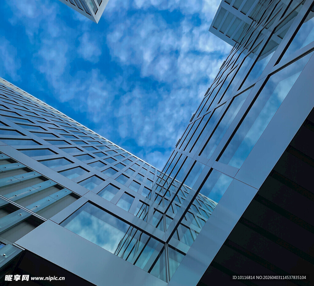 摩天大楼仰视都市景观