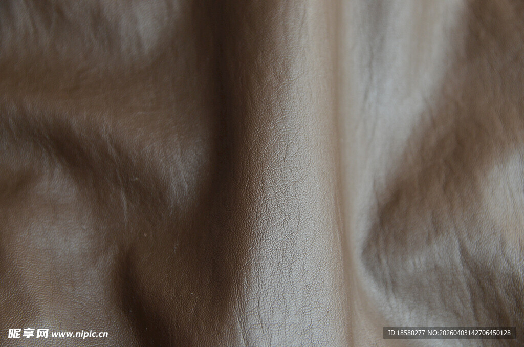 浅棕色皮革褶皱布料纹理