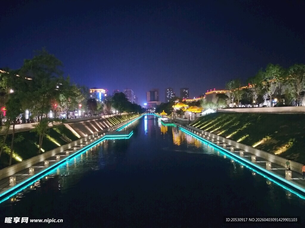 西安城墙护城河夜景河流公园