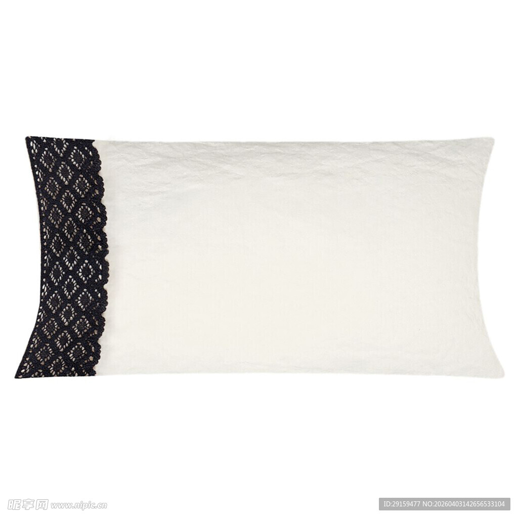 黑白花边装饰的简约枕头