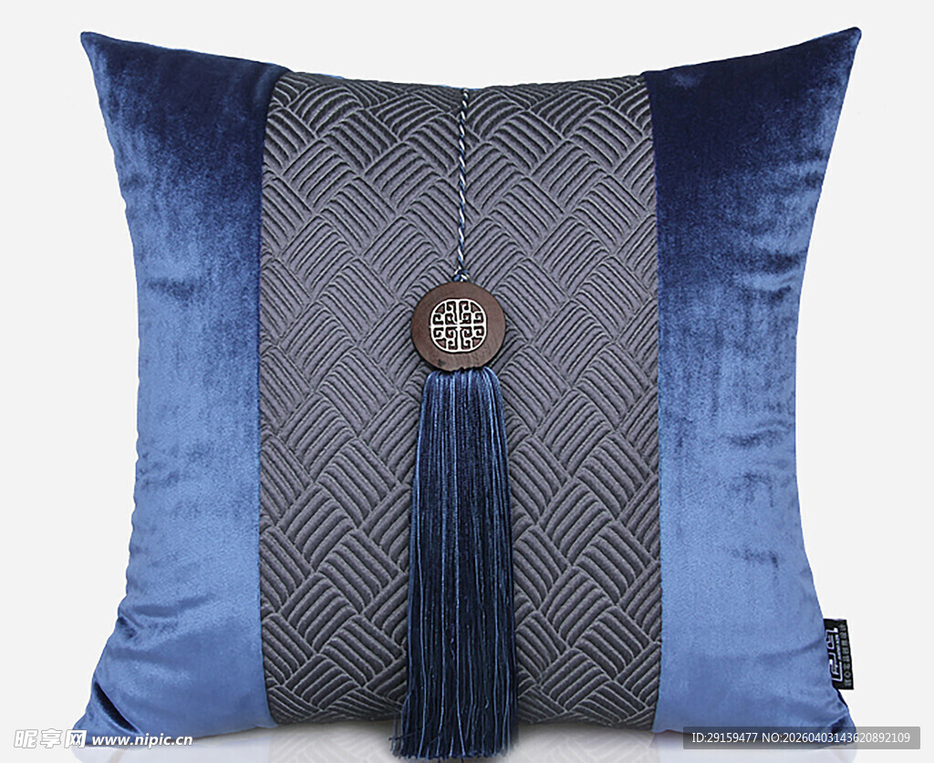 蓝色流苏装饰抱枕