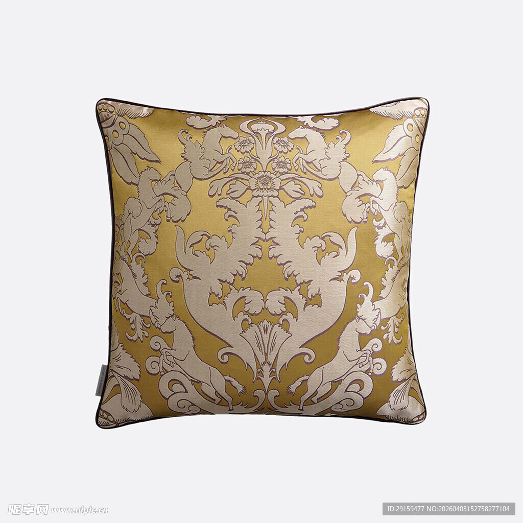 金色花纹装饰抱枕