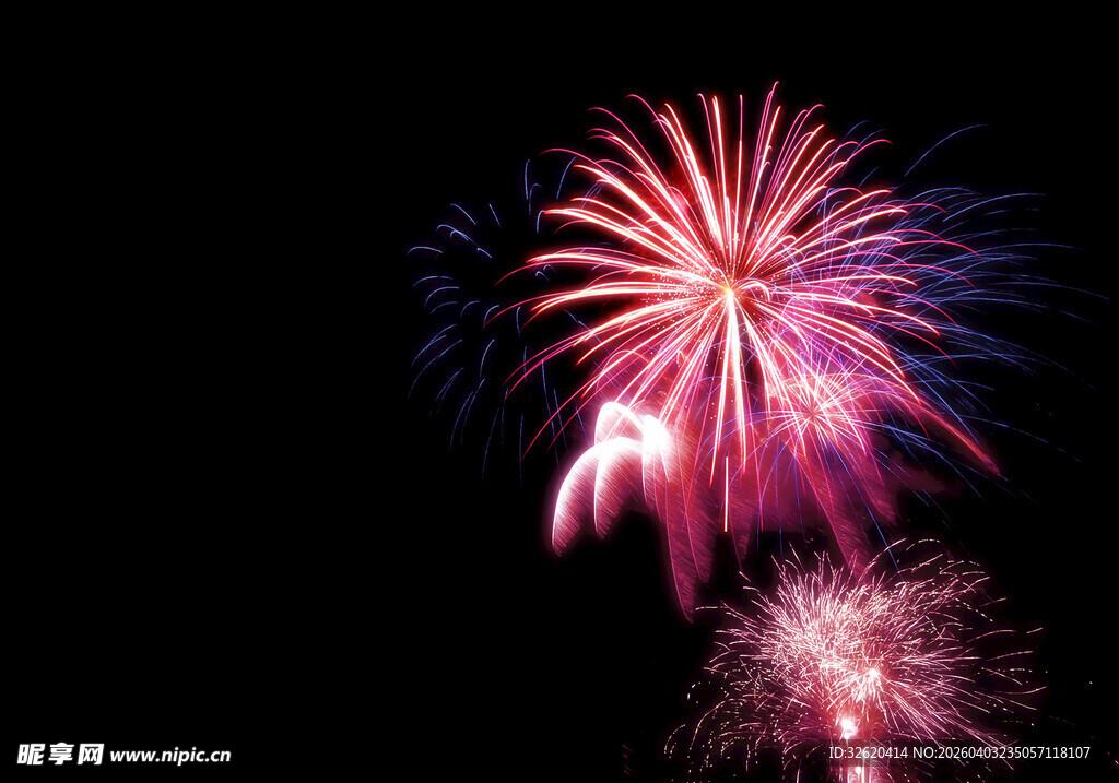 绚丽烟花绽放夜空