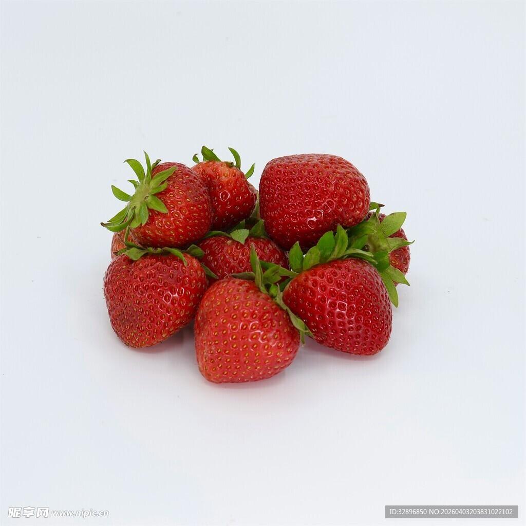 新鲜草莓堆叠