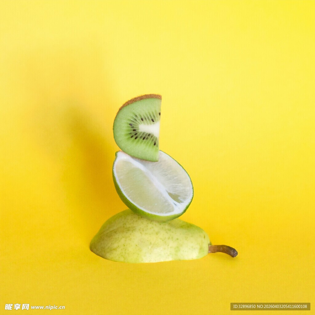 奇异果与梨的创意堆叠