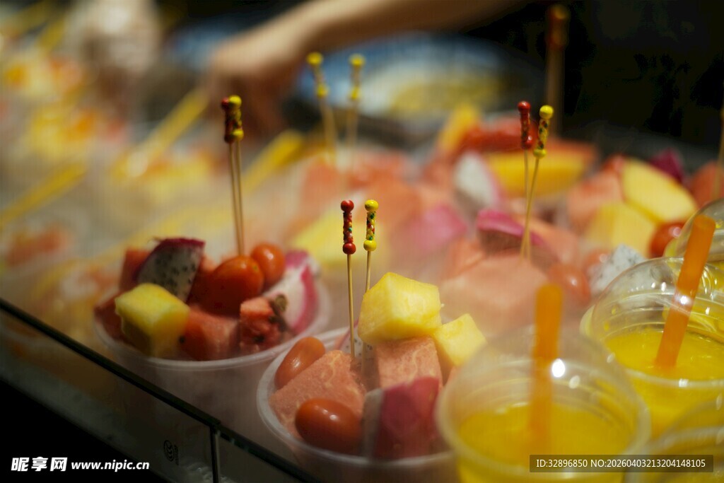 缤纷水果杯美味视觉盛宴