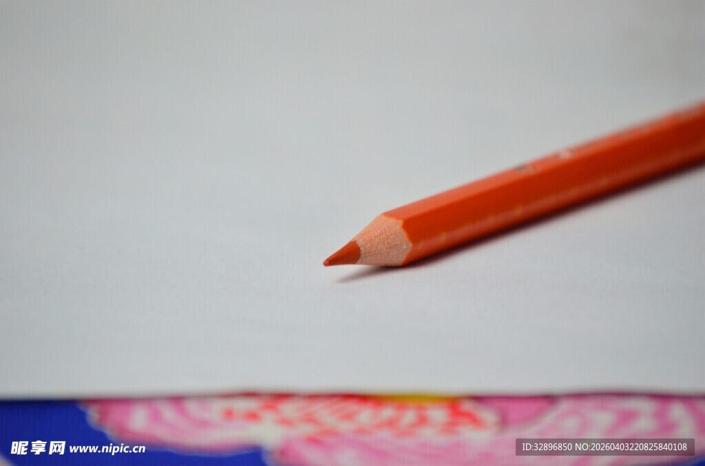 橙色铅笔特写