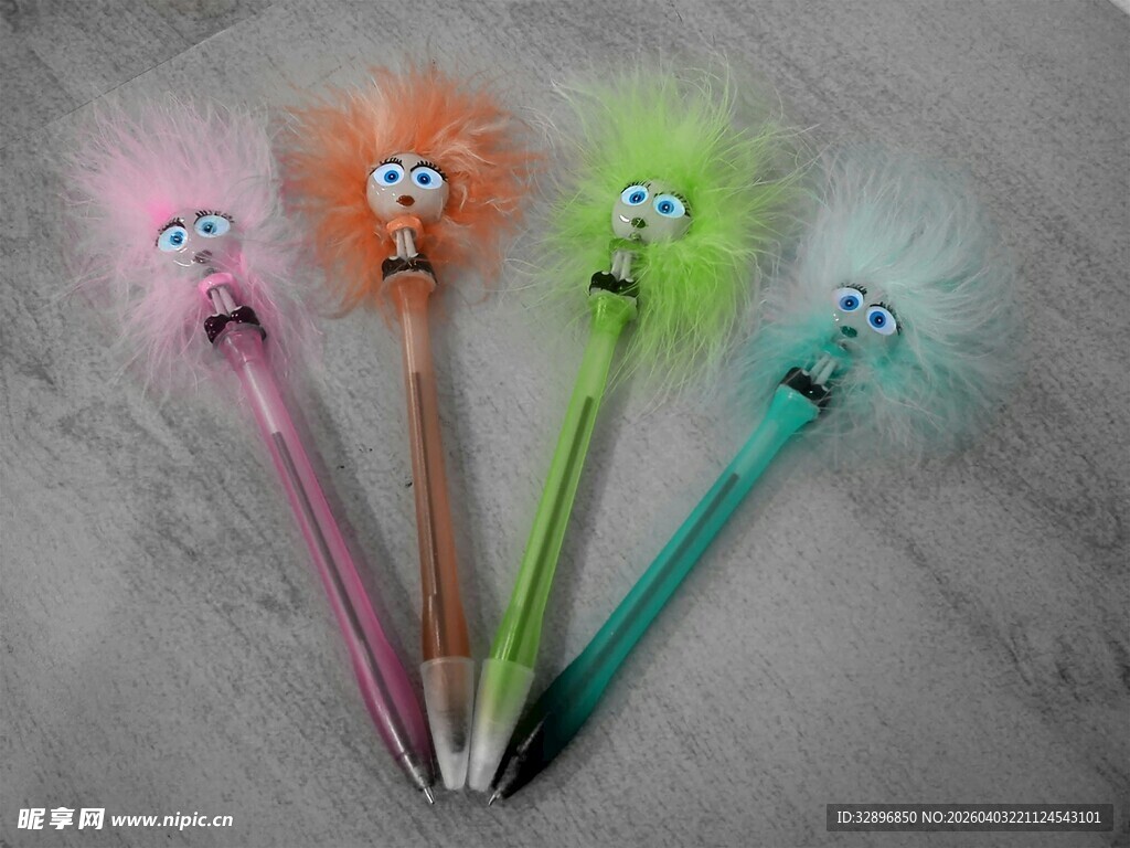 可爱毛绒卡通造型彩色笔