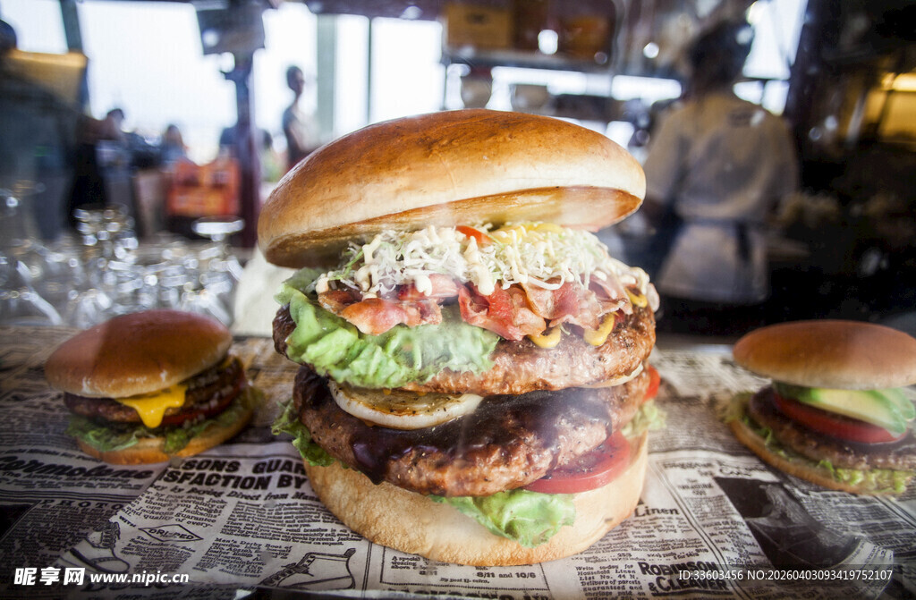 美味多层汉堡诱人呈现