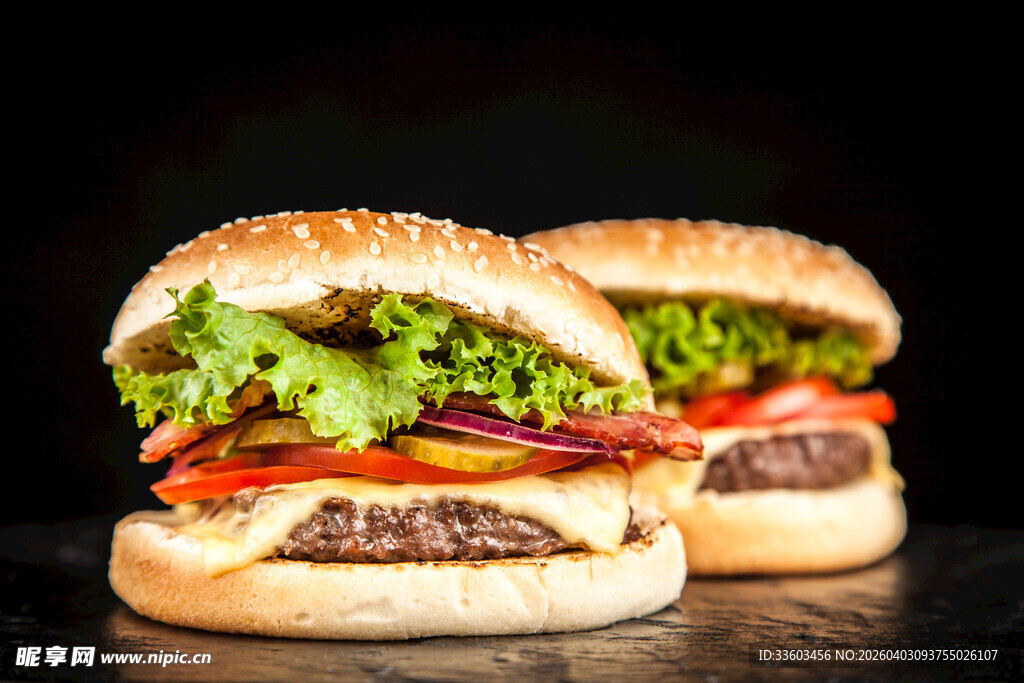 美味双层牛肉汉堡