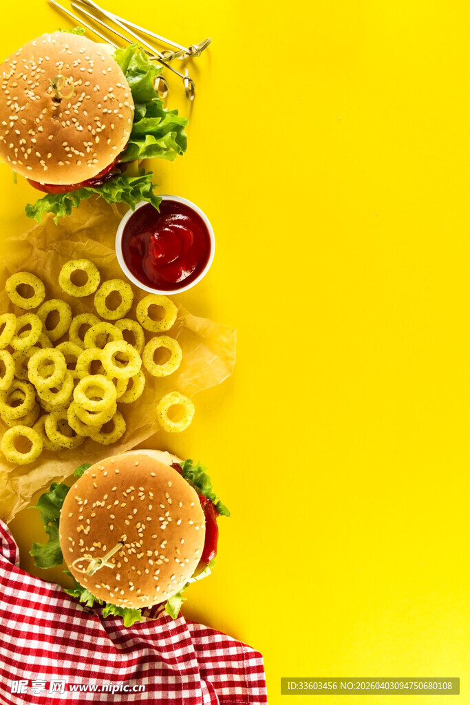 美味汉堡与意面的诱人组合