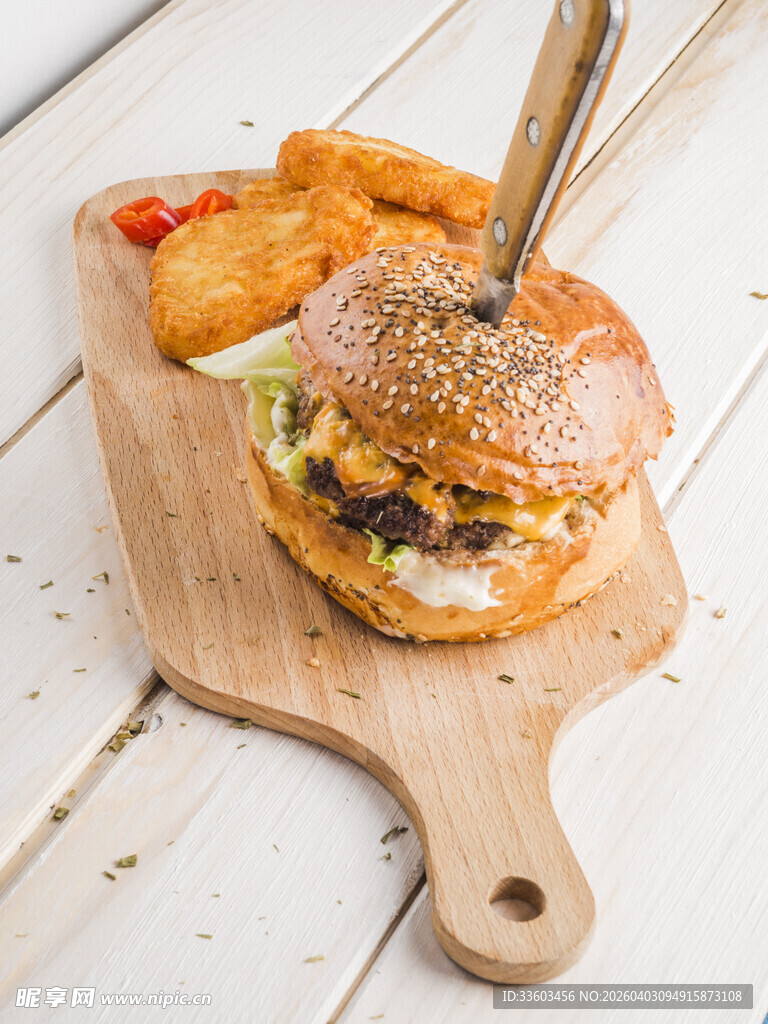 美味汉堡配炸物