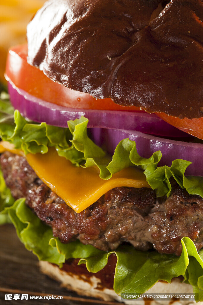 美味双层芝士牛肉汉堡