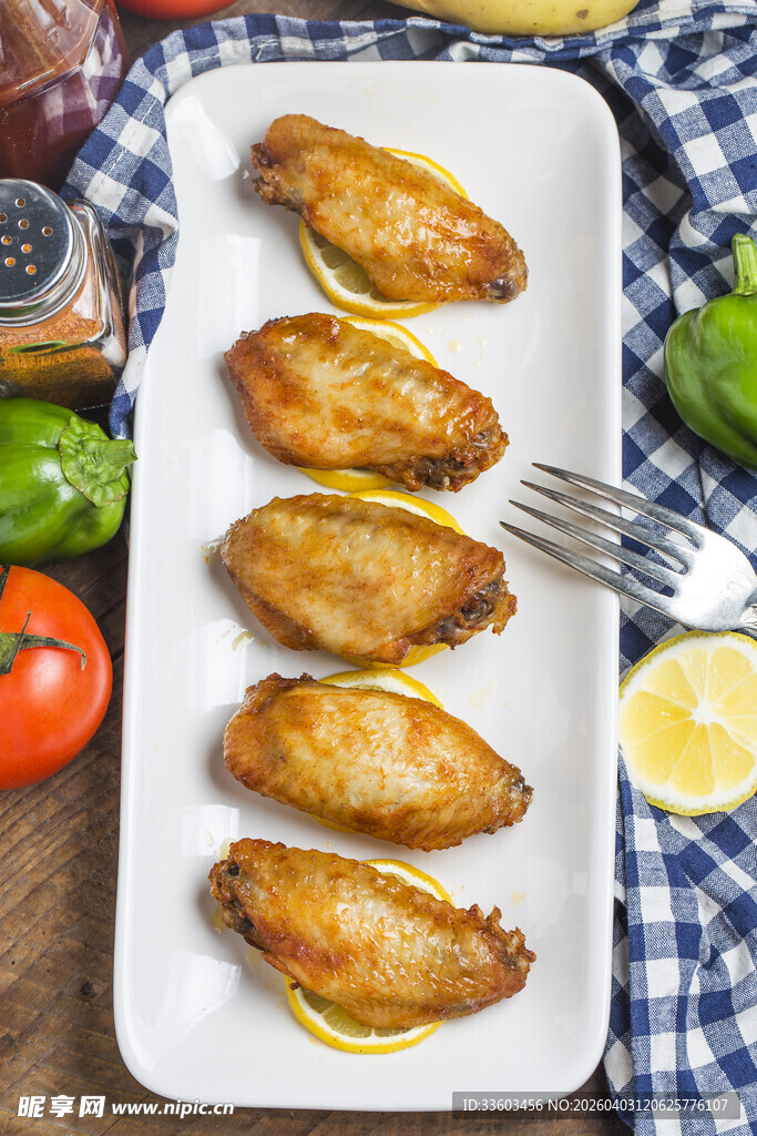 柠檬烤鸡翅摆盘精致