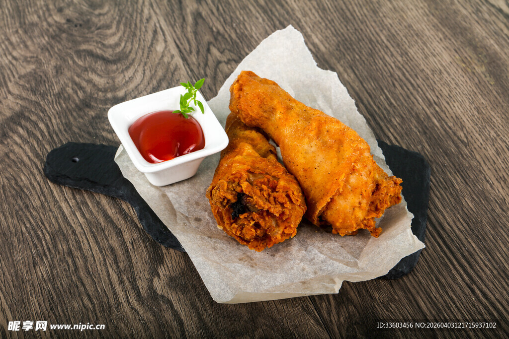 炸春卷配蘸酱