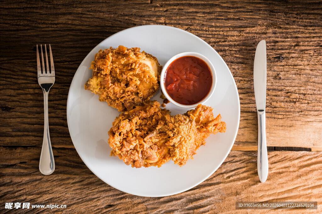 美味炸物配蘸酱