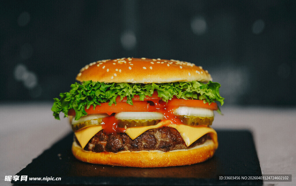 美味多汁牛肉汉堡