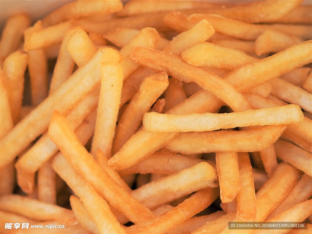 金黄酥脆的美味炸薯条