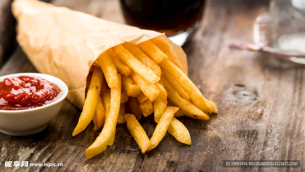 薯条卷饼搭配蘸酱
