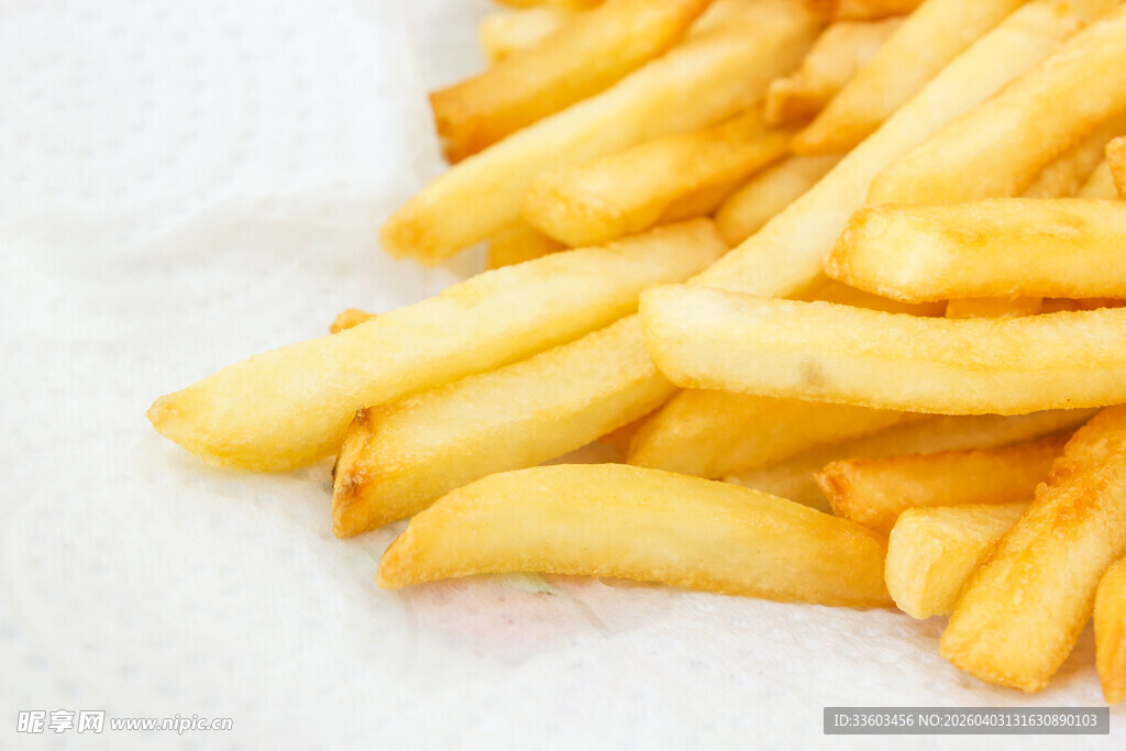 金黄酥脆的美味炸薯条