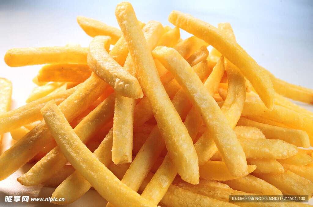 金黄酥脆的美味炸薯条