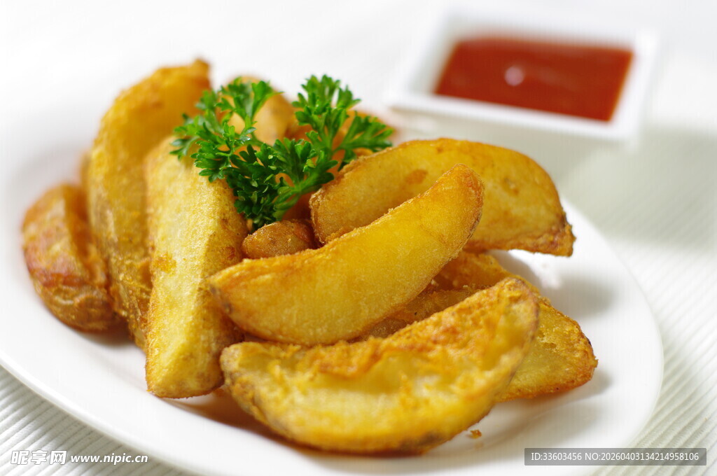 香煎薯角配番茄酱