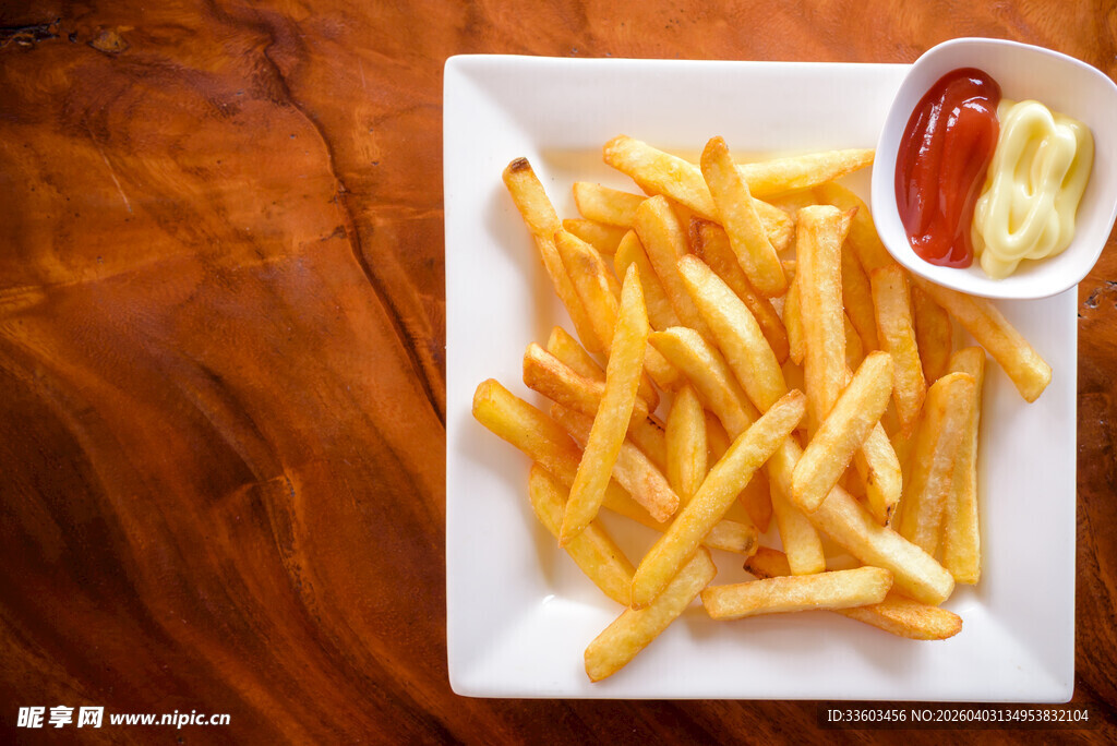 美味炸薯条配番茄酱