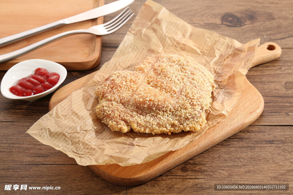 香酥炸鸡排配酱料