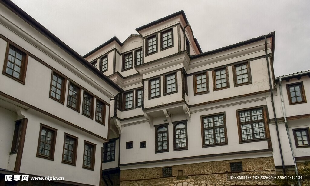 欧式多层建筑外观