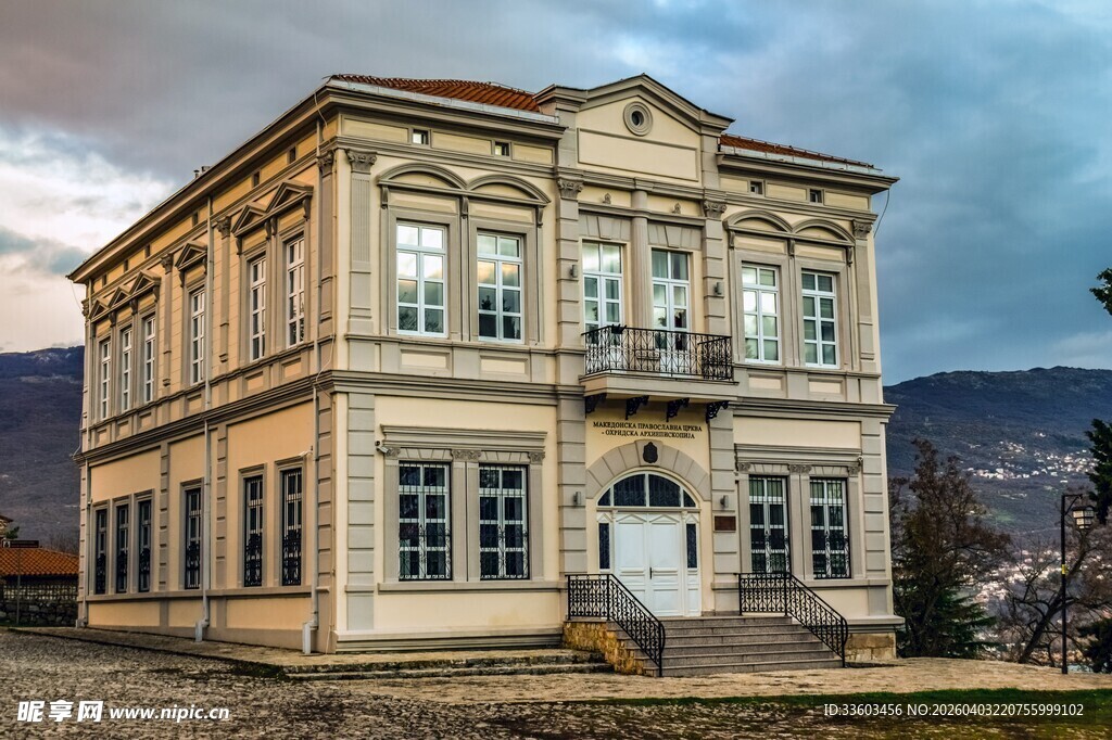 欧式古典风格的两层建筑