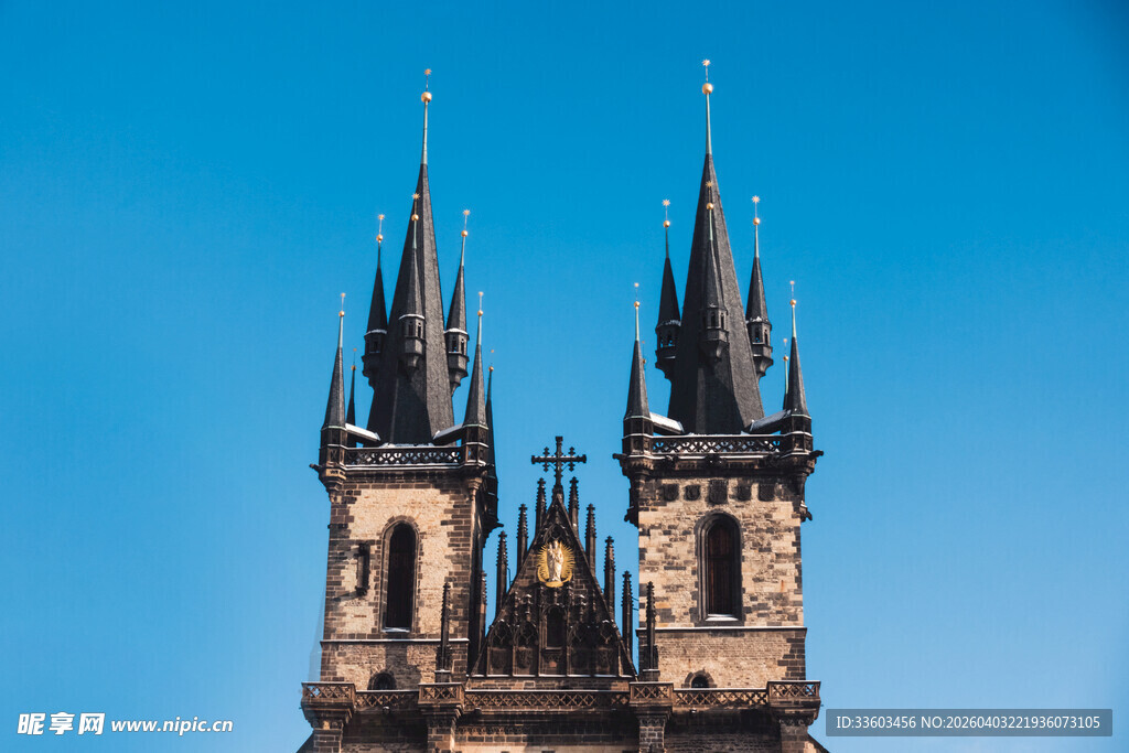 布拉格哥特式双塔建筑