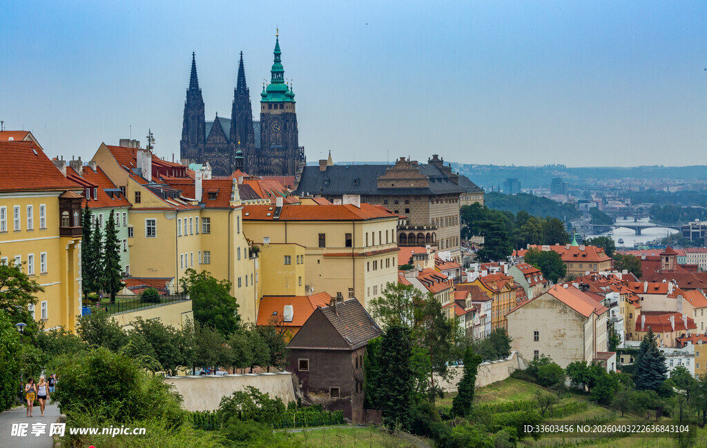 布拉格迷人的城市建筑景观