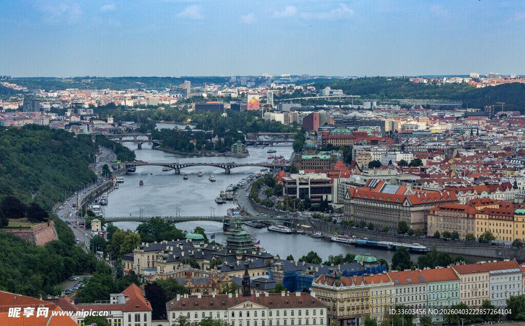 布拉格城市风光全景